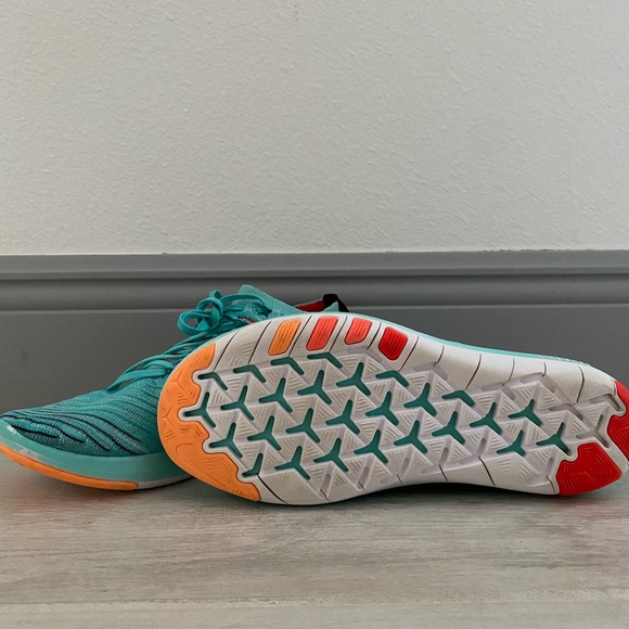 Nike Shoes - Picture 6 of 6